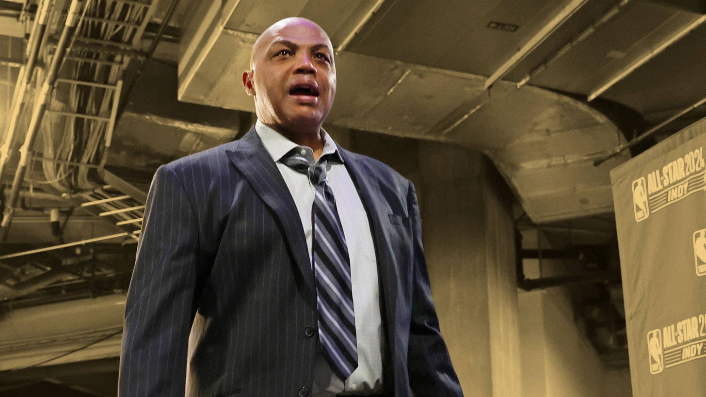 Watch Shaq scare Charles Barkley with snake on Inside the NBA ...