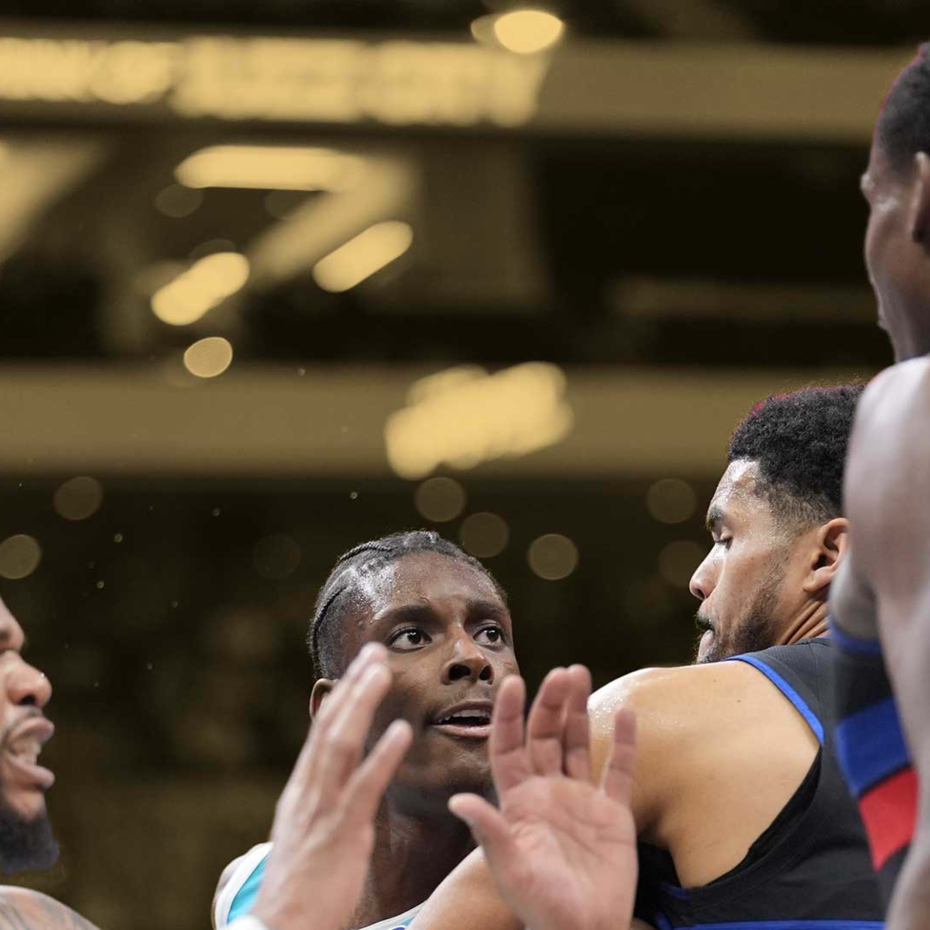 lebron blocking iggy