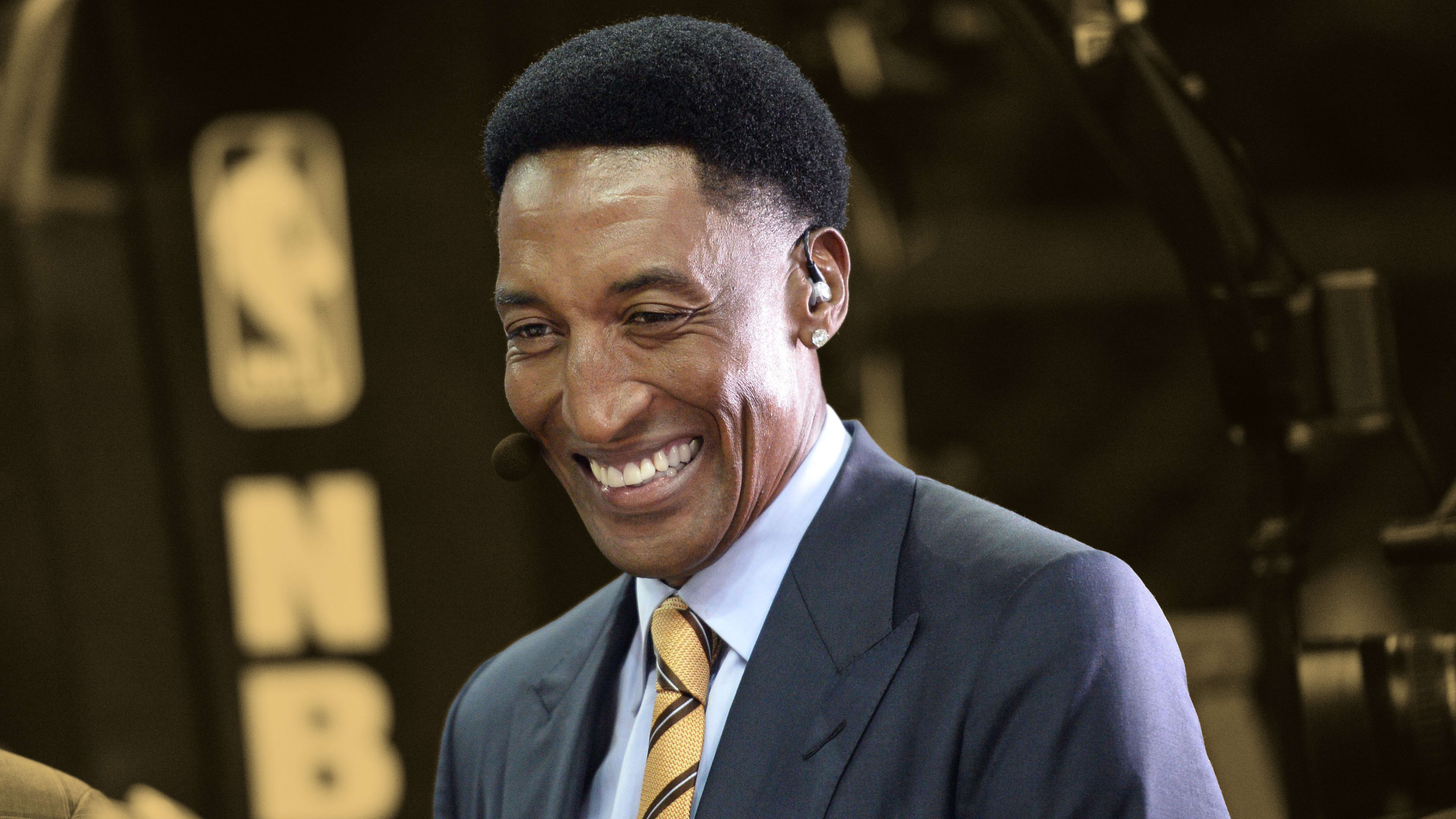 Scottie Pippen gives shares his opinion on the Michael Jordan vs.LeBron  James debate - Basketball Network
