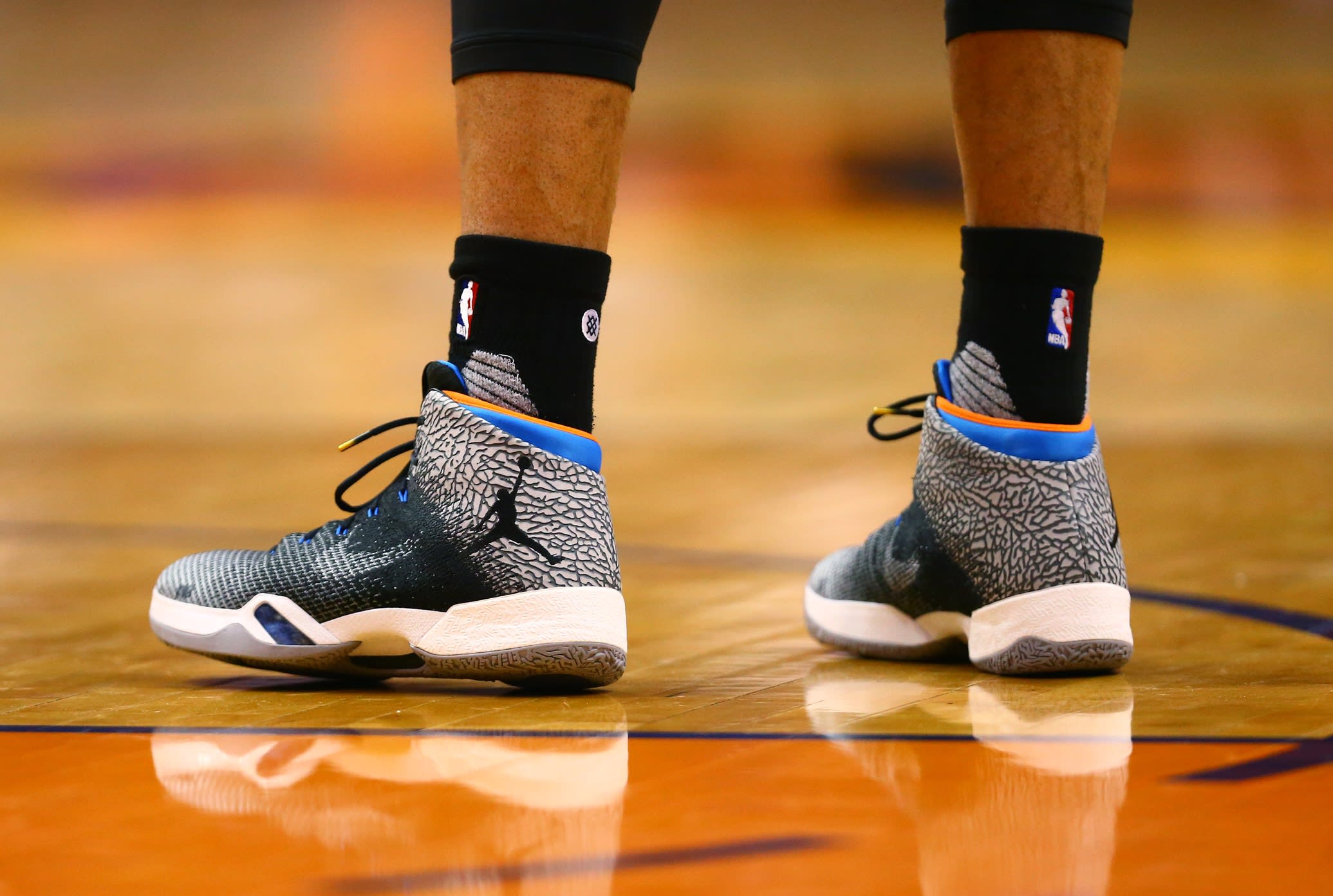 how much does it cost jordan to make a shoe