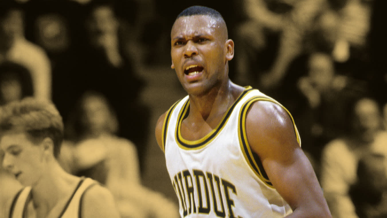 50-year-old Glenn Robinson shows off insane vertical - Basketball Network, image size:1350x759