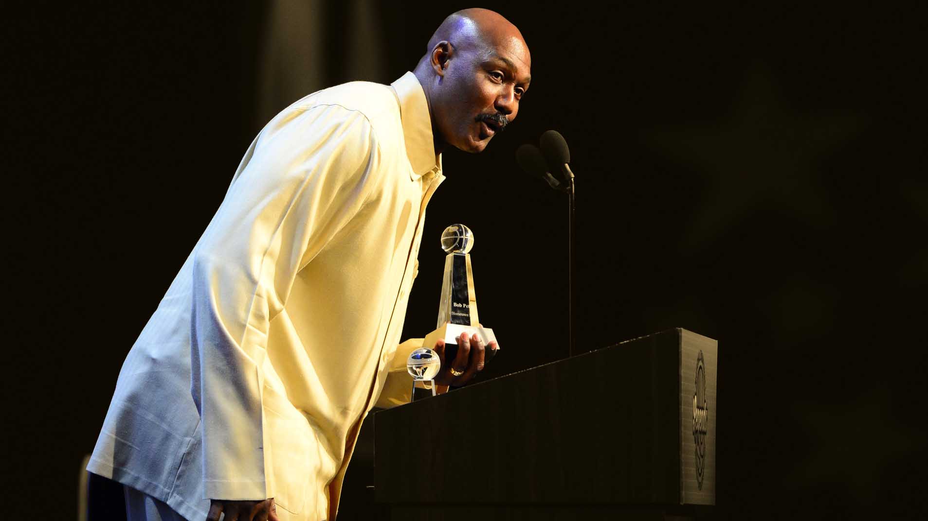 Karl Malone explained why he gave away his Hall of Fame jacket - Basketball  Network